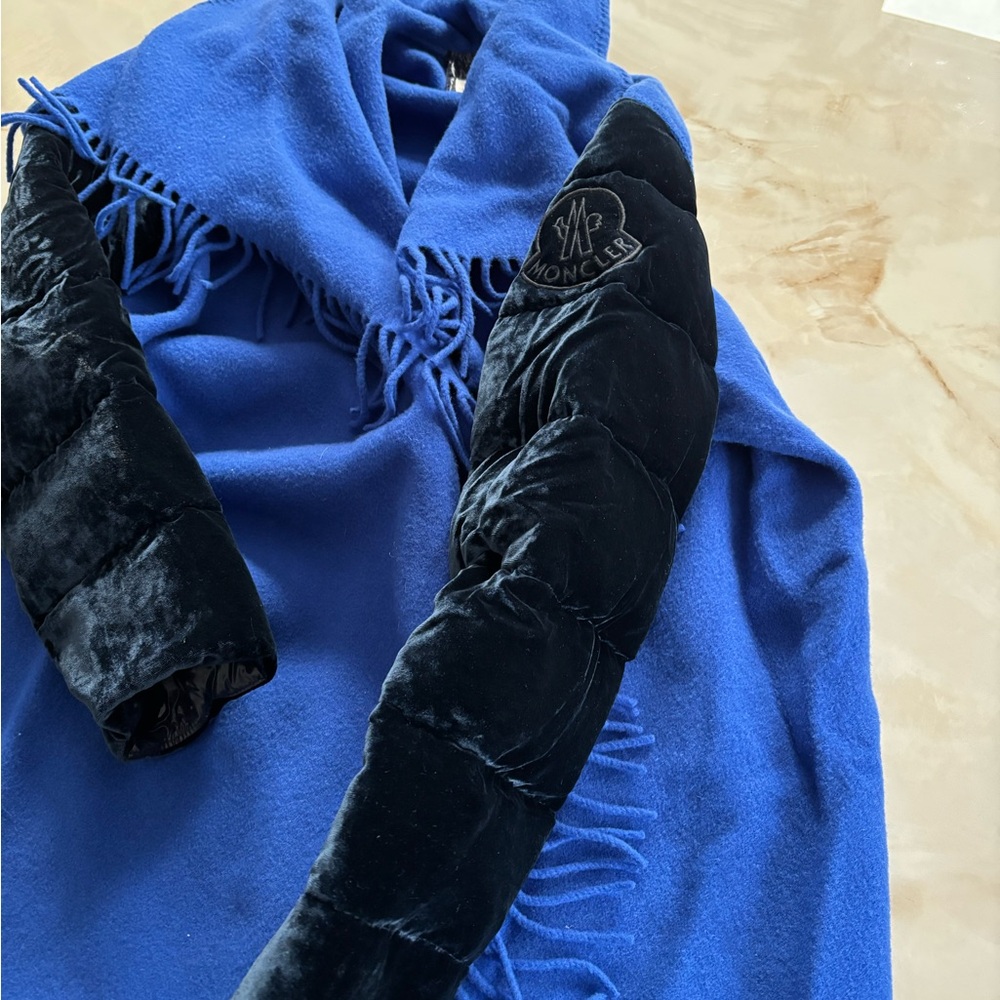 Moncler Women's Blue wool coat with velvet blue puffer sleeve